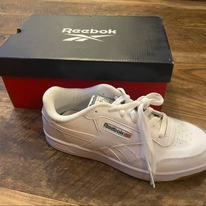 Reebok Club Memt Sneaker - Size 9 - Like New